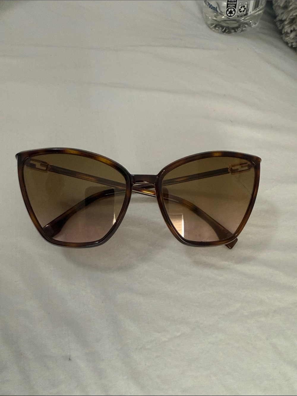 Fendi  Sunglasses - Picture 3 of 16